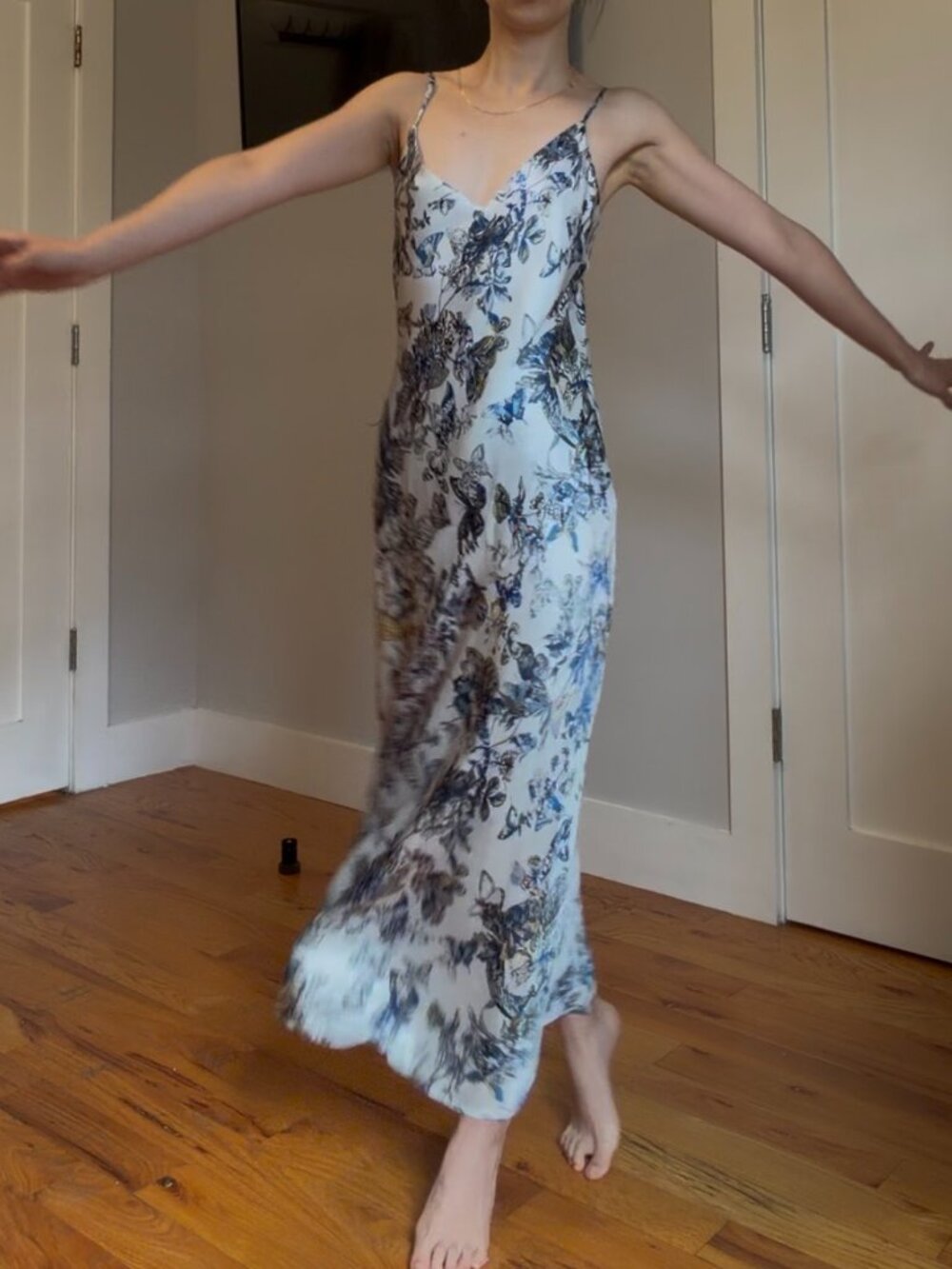 L'AGENCE Seridie Slipdress